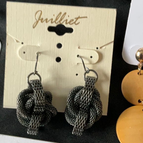 Silverfox Costume Jewelry, 9 Pairs of Earrings $22 Beautiful ♥️🔥💕💙💚 - Picture 5 of 8